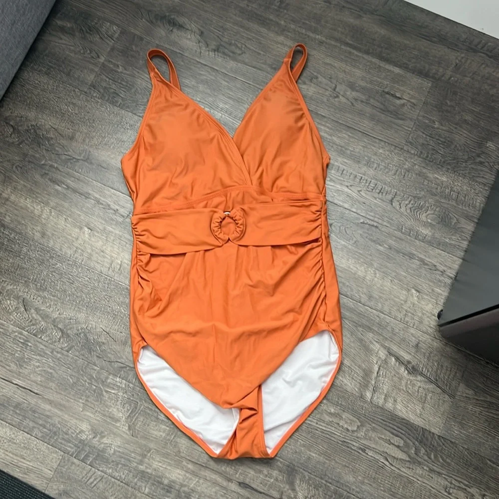 Women’s Tummy Control Swimsuit - Picture 1 of 3